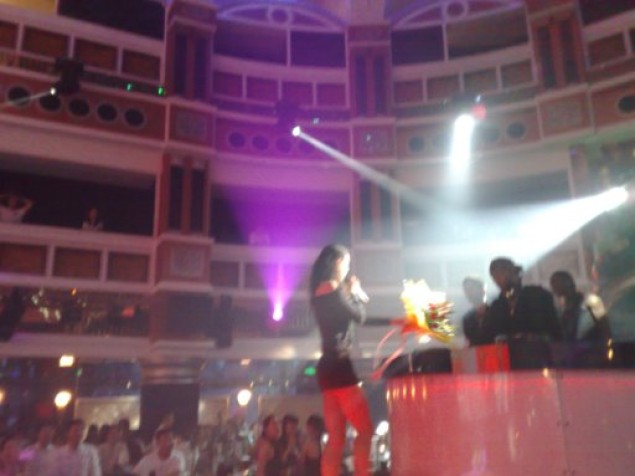 酒吧旋轉升降舞臺