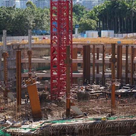 深圳華僑城大廈--傾斜可轉角式爬模案例