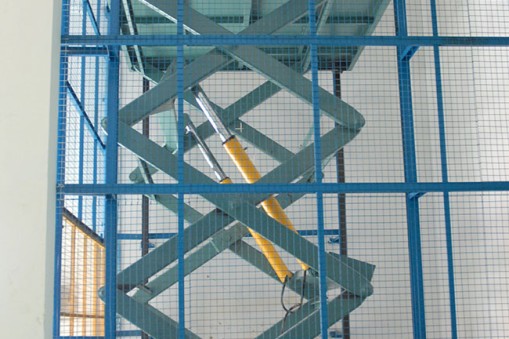 液壓升降機油缸出現噪音要如何解決