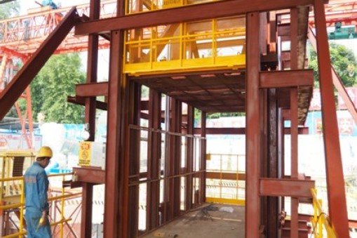 安裝室外直頂式升降機時要注意什么？