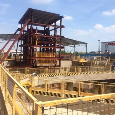 取土專用升降平臺(tái)-中鐵八局深坑取土