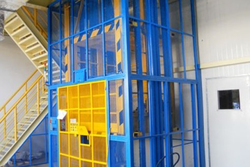 升降貨梯的使用需要注意頻率方面問(wèn)題