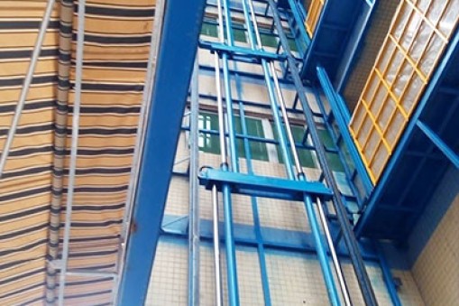 清潔高空作業平臺的方式及要求是什么？