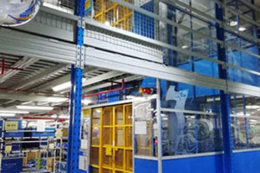 升降機(jī)平臺采用電壓檔檢測分析故障問題