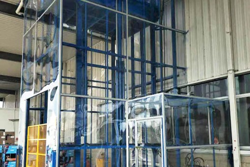 升降機平臺在空載和重載情況下速度有變化嗎？