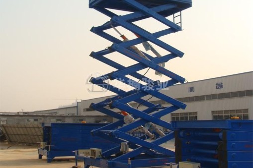 戶外廣告安裝購買鋁合金升降平臺和剪叉式升降平臺哪個好？