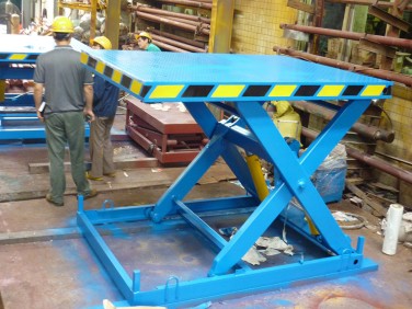 標準貨柜車升降平臺