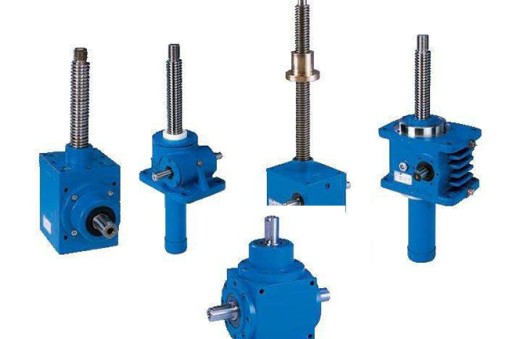 升降機由哪幾部分組成？