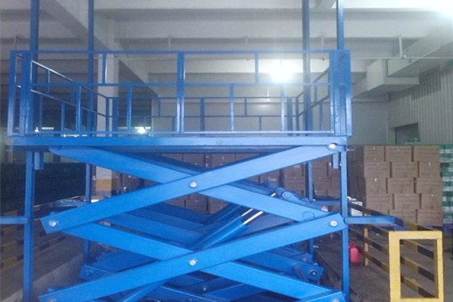 黑龍江升降機(jī)廠家、導(dǎo)軌式升降平臺(tái)廠家