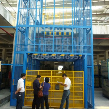 玻璃公司華楠駿業升降機