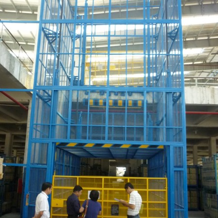 防爆直頂式升降機案例-華楠駿業