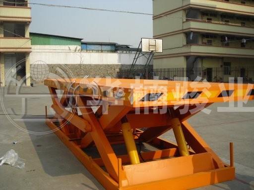 選購(gòu)高空作業(yè)升降臺(tái)要注意哪些？