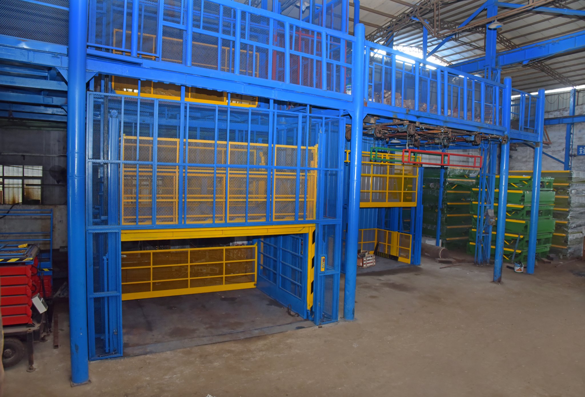 升降機是怎樣完成升降動作的？