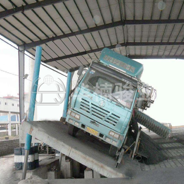 定制超大臺面的升降機有什么優勢