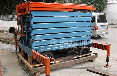 購買剪叉式升降機要注意什么